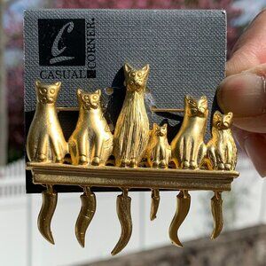 Vtg AJC Collection 6 Cats with Dangling Tails Brooch